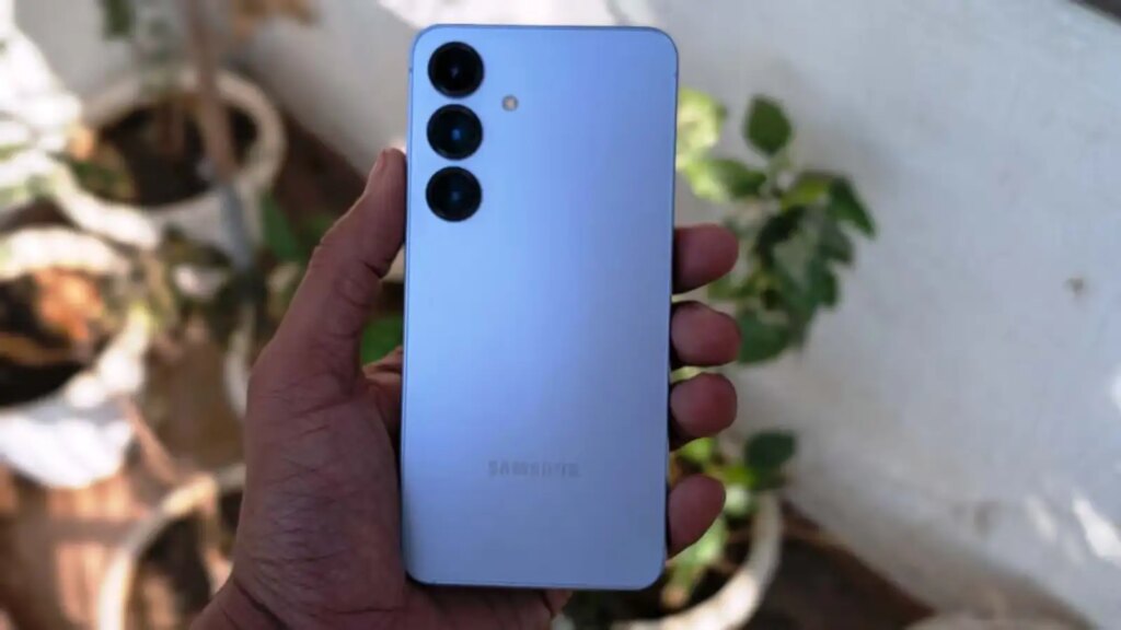 Samsung Galaxy S25 Price Cut: Thousands of discounts on flagship smartphones, you will also order immediately after seeing the offer.