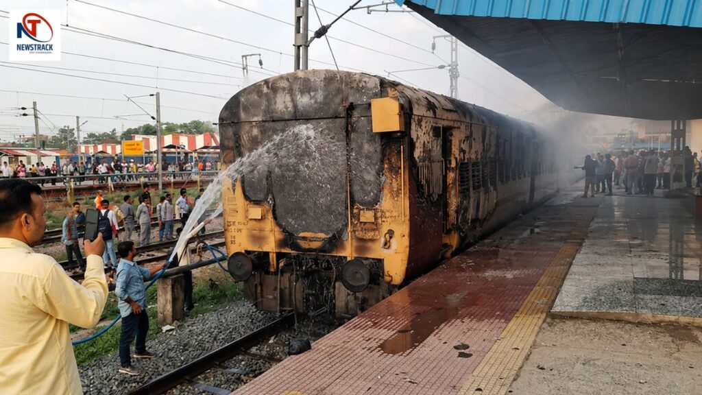 Sasaram Patna Train Fire in Bihar | Newstrack Latest Hindi News | Sasaram Patna Train Fire: A massive fire broke out in a passenger train going to Patna, a major accident at Sasaram Junction. News Track in Hindi