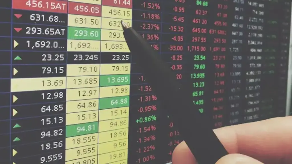 Sensex-Nifty fall, investors frown in early trade