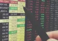 Sensex-Nifty fall, investors frown in early trade