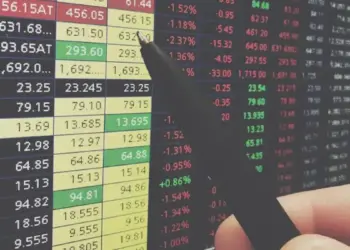 Sensex-Nifty fall, investors frown in early trade
