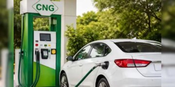Shock to CNG consumers again! CNG becomes costlier by ₹2 per kg, know today's latest price