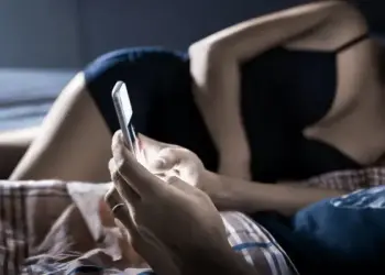 Smartphone Impact on Birth Rate: What is mobile addiction behind the decreasing birth rate across the world? shocking revelation