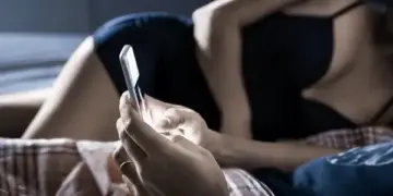 Smartphone Impact on Birth Rate: What is mobile addiction behind the decreasing birth rate across the world? shocking revelation