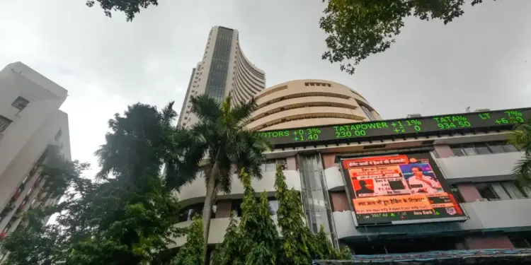 Stock Market Opening: Greenery in the market on the last trading day of the week, Sensex rose by 300 points, Nifty also rose.
