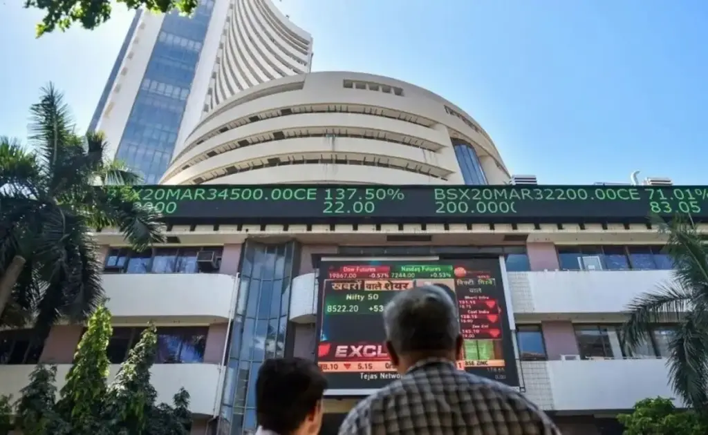 Strong rise of 500 points in Sensex! Maximum buying in bank and realty shares, investors' wealth increased by ₹ 1.90 lakh crore