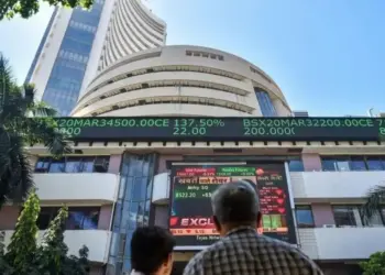 Strong rise of 500 points in Sensex! Maximum buying in bank and realty shares, investors' wealth increased by ₹ 1.90 lakh crore