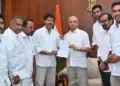 Tamil Nadu Politics: Vijay submitted letters of support of 112 MLAs, Governor sent back giving the figure of 118 MLAs.