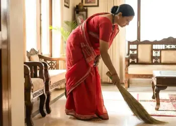 There are rules for keeping a broom in the house too! According to Vaastu, do not make these mistakes even by mistake, otherwise Goddess Lakshmi may get angry.