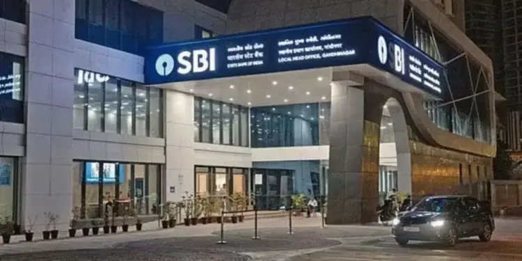 There is a possibility of work stoppage in SBI on 25th and 26th May! Employees' strike will increase problems for customers, services affected from 23rd to 27th May