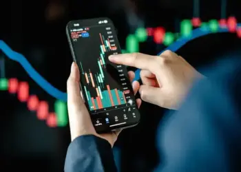 These 20 shares can make you earn on expiry day, note the target and stoploss here to print big money.