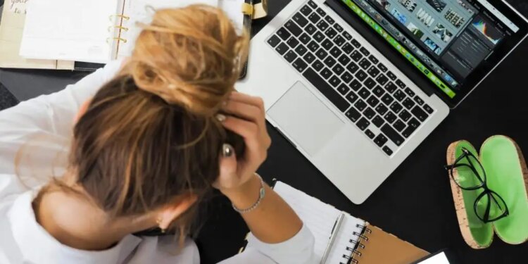 To reduce stress in the office, follow these Vaastu dressing rules, confidence will increase and work will speed up.