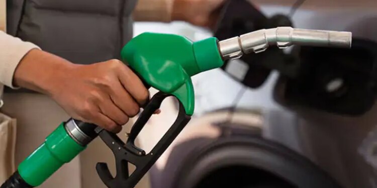 Today's latest prices of petrol and diesel released, before leaving home, know what are the new rates in your city.