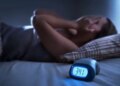 Vastu Shastra: These mistakes made before sleeping can make you poor, negativity starts coming into the house.