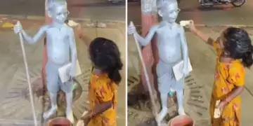 Viral Video: The little innocent girl understood the hunger of the child standing like an idol, did such a thing that she won the heart