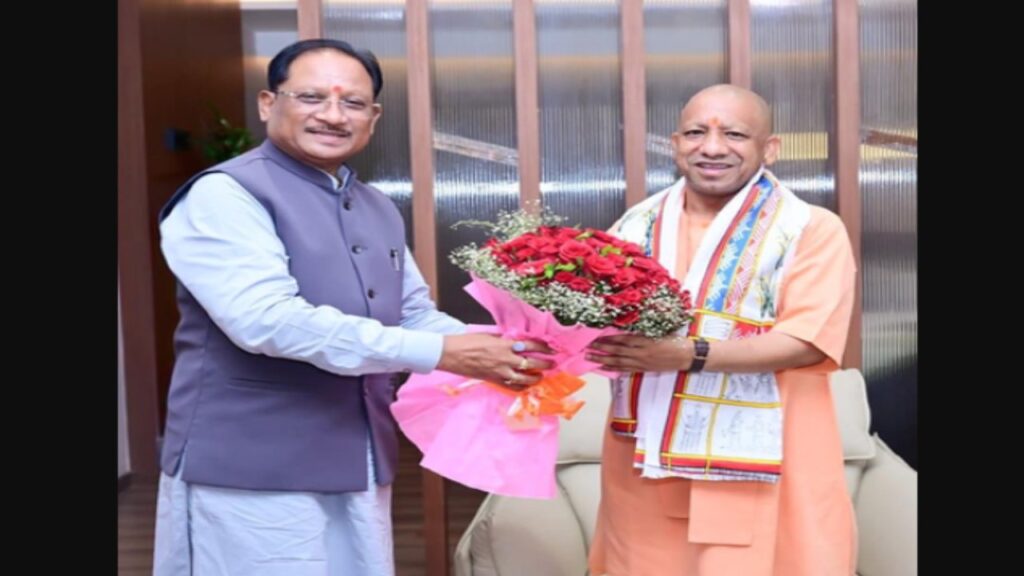 Vishnu Deo Sai|Yogi Adityanath|Bastar Meeting|Central Zonal Council Meeting | Chhattisgarh News: CM Sai welcomed Chief Minister Yogi Adityanath who reached Chhattisgarh. News Track in Hindi