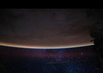 When the Earth appears bathed in sparkling colorful lights, know what 'Airglow' is, how is it different from 'Aurora'?