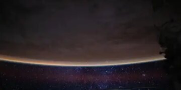 When the Earth appears bathed in sparkling colorful lights, know what 'Airglow' is, how is it different from 'Aurora'?