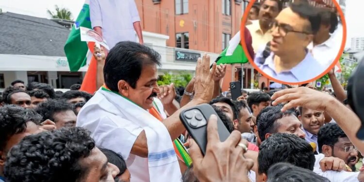 Who will be the new CM in Kerala? Big name came forward, photo of support letter seen in Mukul Wasnik's hand increased the stir