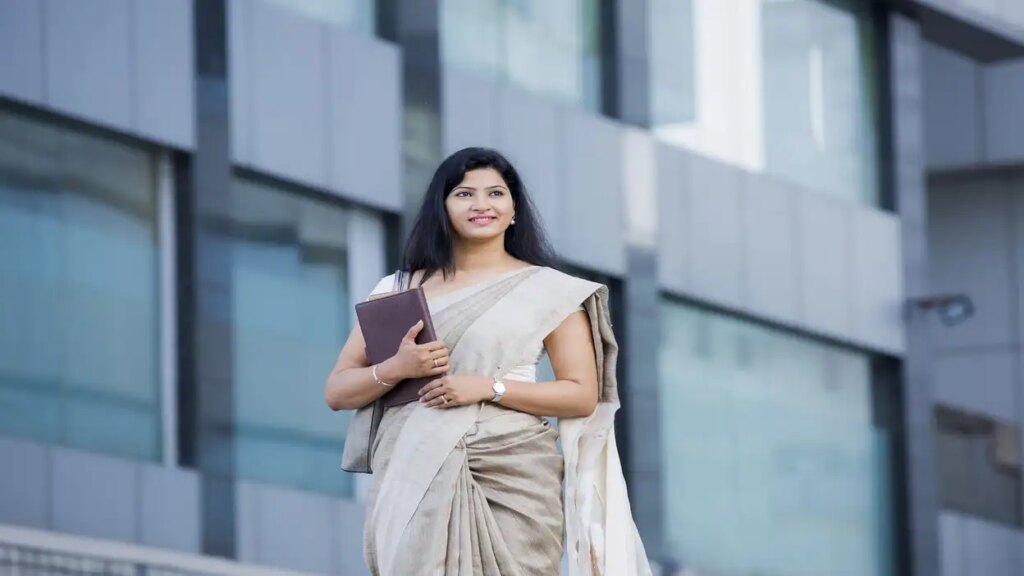 Why do Indian women feel lonely even after being married? Is the definition of a relationship just about earning money and not fighting?