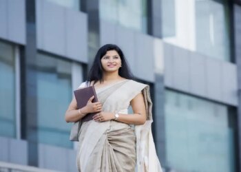 Why do Indian women feel lonely even after being married? Is the definition of a relationship just about earning money and not fighting?