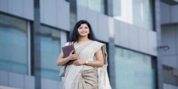 Why do Indian women feel lonely even after being married? Is the definition of a relationship just about earning money and not fighting?