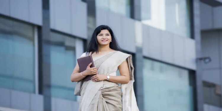 Why do Indian women feel lonely even after being married? Is the definition of a relationship just about earning money and not fighting?