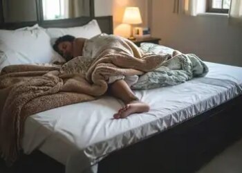 Why does one leg come out of the blanket while sleeping? Its interesting reason is related to body and mind