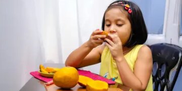 Why is eating mango considered a treasure of health in summer? Know the right time to eat it