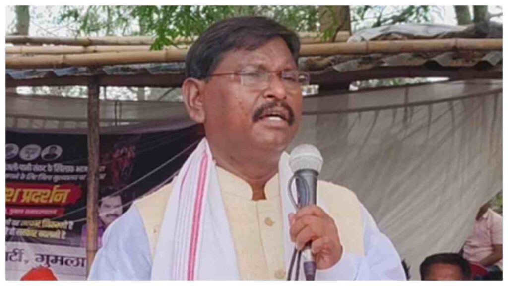 arjun-munda-slams-chaibasa-administration-babulal-marandi-targets-hemant-soren | Jharkhand News: Arjun Munda angry at Chaibasa administration, Babulal Marandi cornered Hemant government. News Track in Hindi