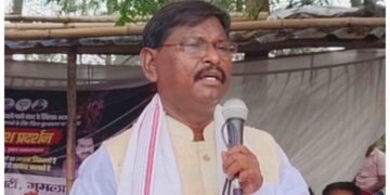 arjun-munda-slams-chaibasa-administration-babulal-marandi-targets-hemant-soren | Jharkhand News: Arjun Munda angry at Chaibasa administration, Babulal Marandi cornered Hemant government. News Track in Hindi