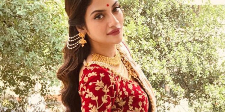 ≡ 6 glamorous female politicians of India 》 Her Beauty