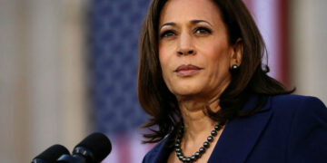 ≡ 7 interesting facts about Kamala Harris 》 Her Beauty