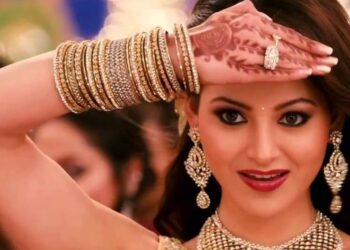 ≡ 9 interesting facts about Urvashi Rautela 》 Her Beauty