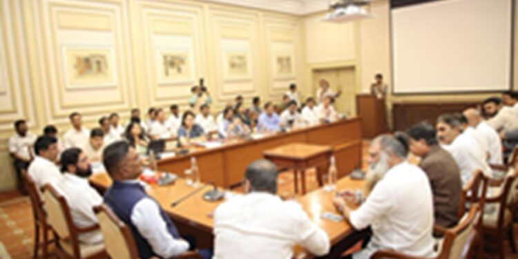 Mumbai: Strike of BEST employees ends, agreement reached between government and union