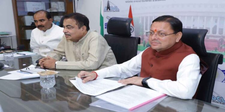 Pushkar Singh Dhami Latest Hindi News | UP Breaking News in Hindi Newstrack | Pushkar Singh Dhami: Chief Minister participated in the meeting of Union Ministers to build road network. News Track in Hindi