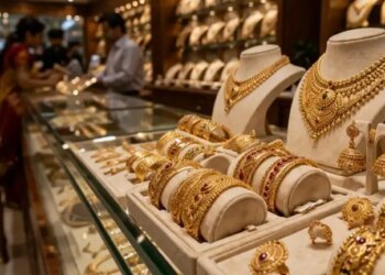 50 tons of old gold enters the market! Why are people selling their gold jewellery, know whether you should buy or sell it?