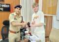 Ahmedabad: Jake Jackings' mobile was stolen in the final match of IPL, Aligarh Police recovered it and returned it.