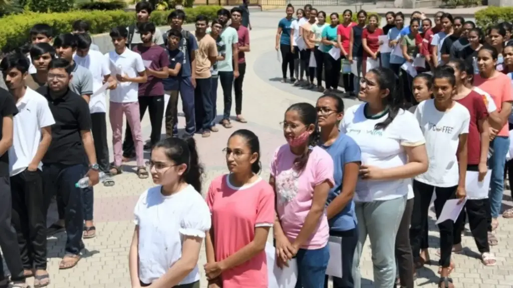 Alert for candidates! NEET UG re-exam will be of 3 hours 15 minutes, NTA issued important instructions