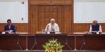 Amidst global uncertainties, PM Modi held a meeting with the Economic Advisory Council, discussed India's economic strength.