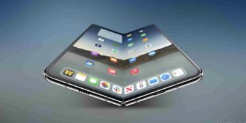 Apple made a big revelation by mistake! Glimpse of foldable iPhone revealed, know when it will be launched