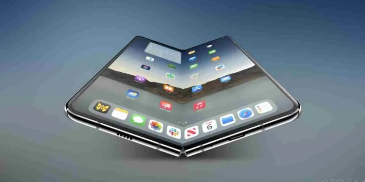 Apple made a big revelation by mistake! Glimpse of foldable iPhone revealed, know when it will be launched