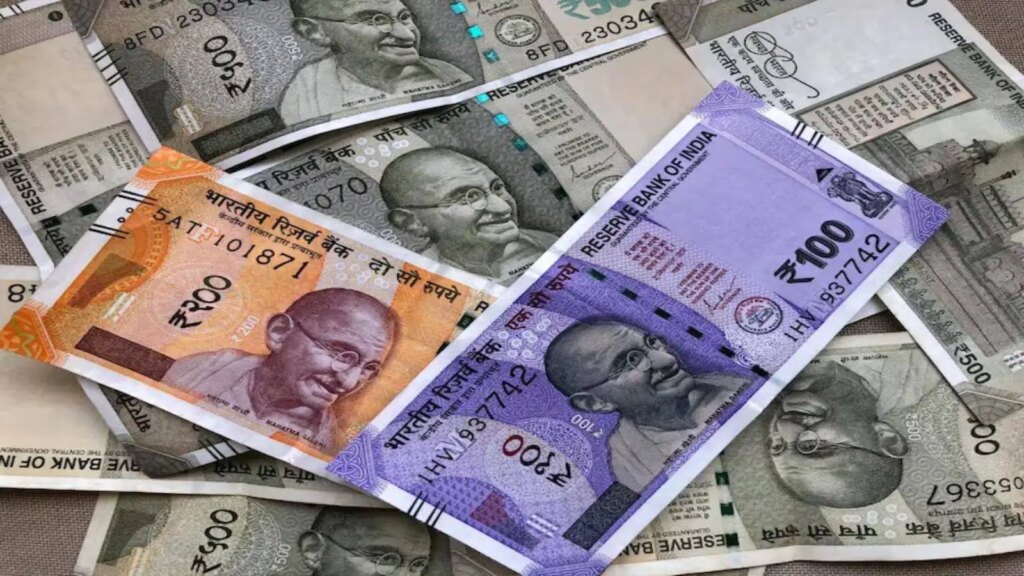 Are paper notes of Rs 100, 200 and 500 going to be banned? RBI made disclosure amid news of plastic currency
