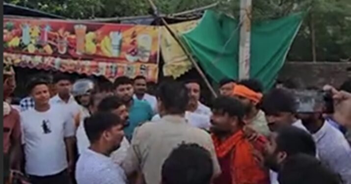 Bharatpur: A piece of meat was found in the mango shake, the shopkeeper had told it was a raisin, after the ruckus, the mob beat him up, the accused in custody.