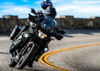2026 Kawasaki Versys 300 (2)