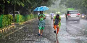 CG Weather Update| Heavy Rain Alert Across Chhattisgarh Today | CG Weather Update: There will be intense rain in Chhattisgarh from today, alert of heavy rain, thunderstorm and lightning in many districts. News Track in Hindi