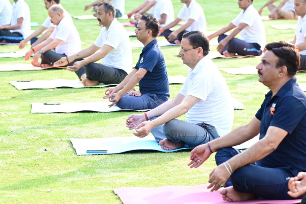 CM Performs Yoga Ahead of International Yoga Day 2026. Urges People to Adopt Yoga in Daily Life Uttarakhand: Before International Yoga Day, CM Dhami practiced yoga, appealed to people to make yoga a part of life. News Track in Hindi