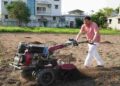 CM Pushkar Singh Dhami CM Dhami Agriculture Initiative Organic Farming Uttarakhand | Pushkar Singh Dhami: Chief Minister Dhami operated a tiller in the fields, gave the message of promoting traditional agriculture and organic farming. News Track in Hindi