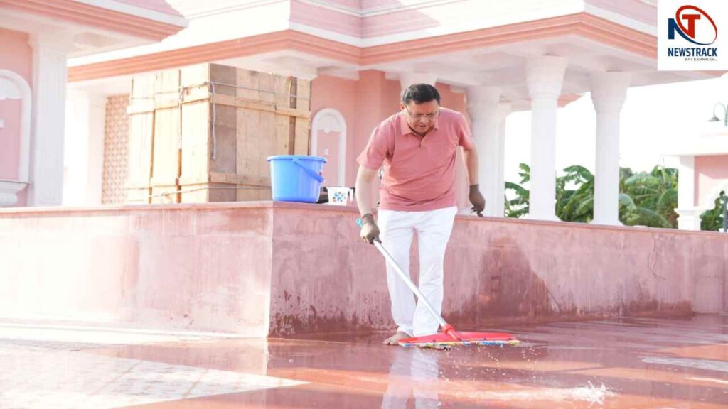 CM Pushkar Singh Dhami Purnagiri Temple Khatima Name of a tree mother. Newstrack Latest News | Pushkar Singh Dhami: Message of plantation and cleanliness under the “One Tree in the Name of Mother” campaign. News Track in Hindi