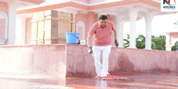 CM Pushkar Singh Dhami Purnagiri Temple Khatima Name of a tree mother. Newstrack Latest News | Pushkar Singh Dhami: Message of plantation and cleanliness under the “One Tree in the Name of Mother” campaign. News Track in Hindi